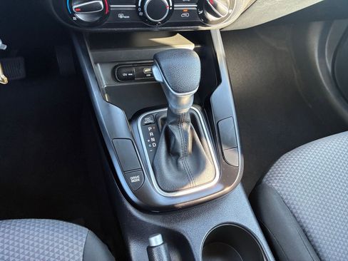 Used 2025 Kia Soul LX w/ LX Technology Package image 38