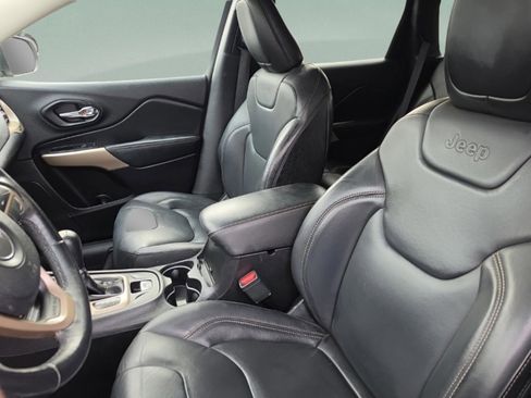 Used 2018 Jeep Cherokee Limited image 26