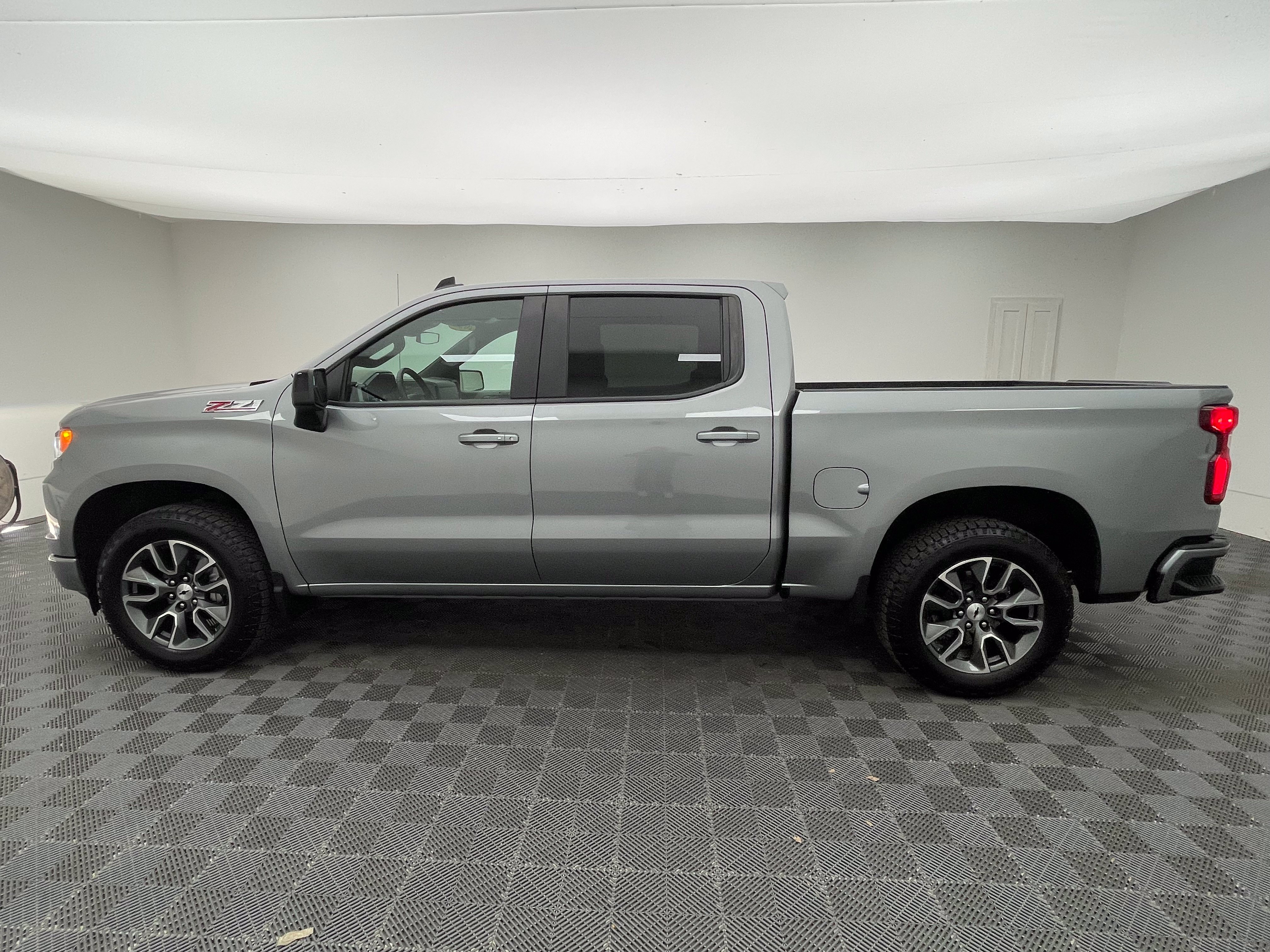 Used 2024 Chevrolet Silverado 1500 RST AWD/4WD image 11