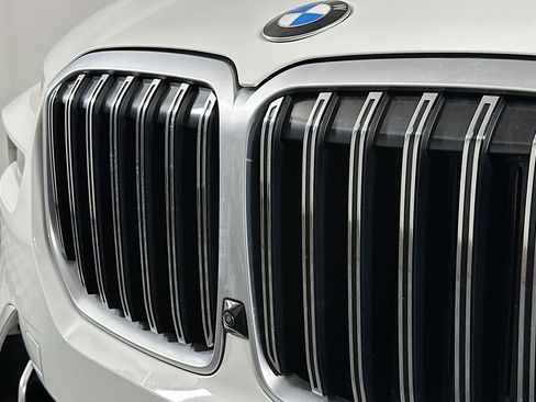 Used 2023 BMW X7 xDrive40i image 16