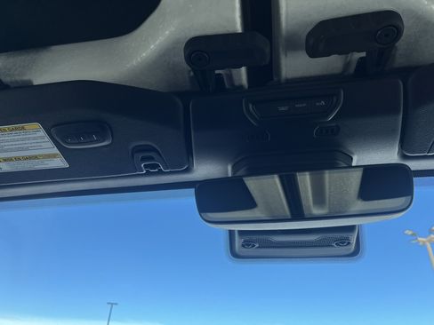 Used 2019 Jeep Wrangler Unlimited Sahara image 32