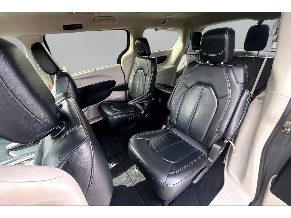 Used 2022 Chrysler Pacifica Touring-L FWD image 22