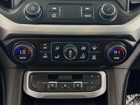 Used 2023 GMC Acadia SLE w/ Driver Convenience Package image 16