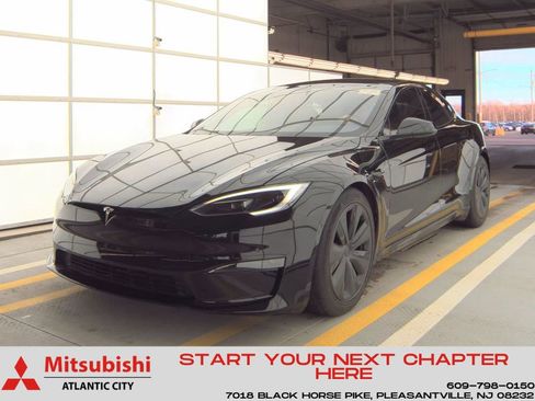 Used 2023 Tesla Model S Standard Range image 1