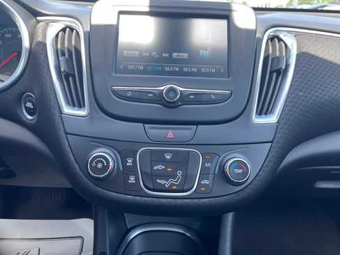 Used 2016 Chevrolet Malibu LT FWD image 15