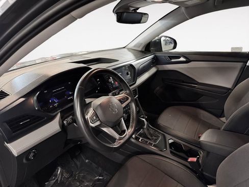 Used 2024 Volkswagen Taos SE image 10