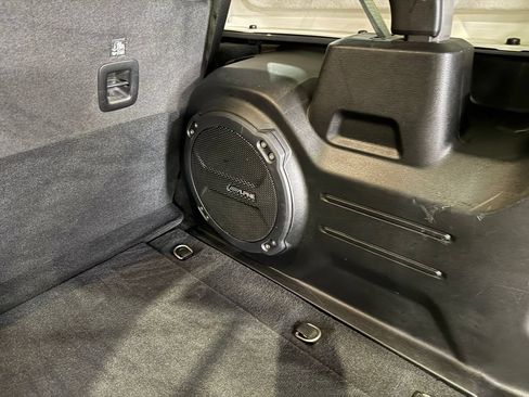 Used 2023 Jeep Wrangler Unlimited Rubicon w/ Cold Weather Group AWD/4WD image 35