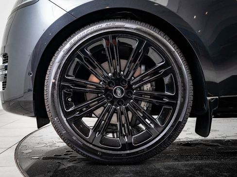 New 2025 Land Rover Range Rover SE image 13