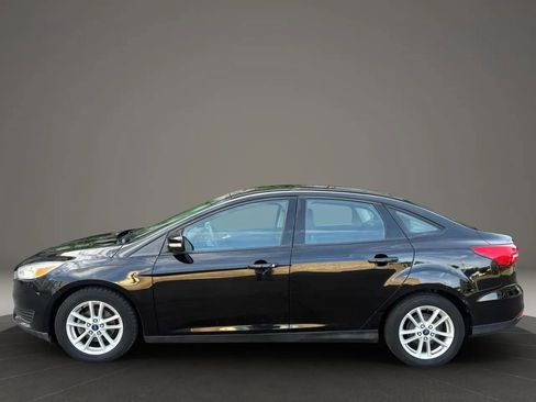 Used 2017 Ford Focus SE image 6