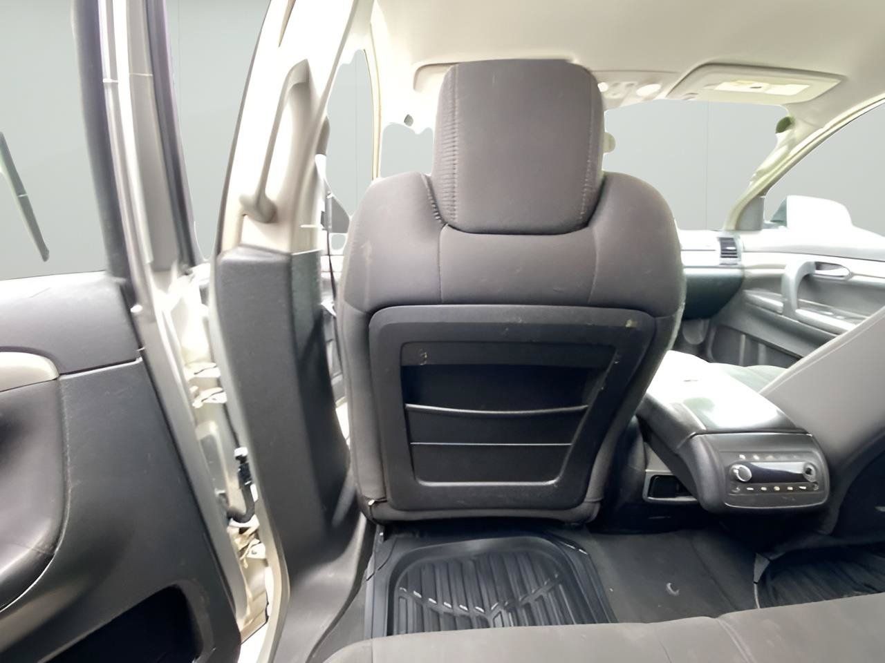 Used 2007 Saturn Outlook XE w/ Advanced Audio Pkg FWD image 40