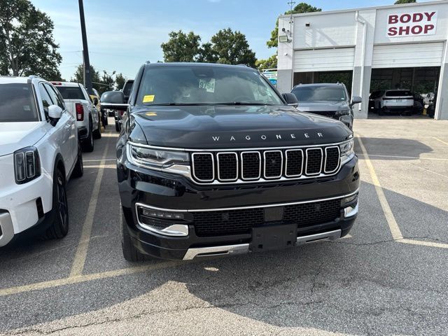 Used 2023 Jeep Wagoneer L Series III w/ Premium Group I AWD/4WD image 5