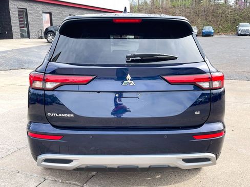 Used 2022 Mitsubishi Outlander SE image 8