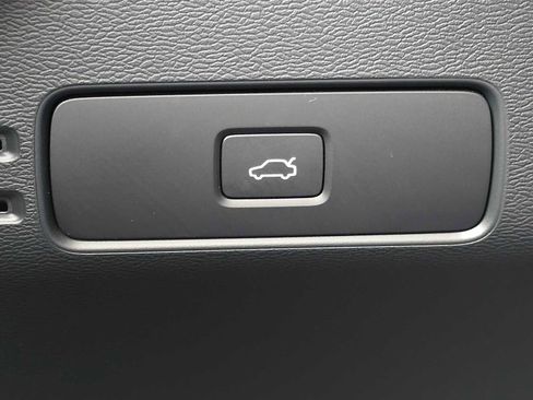 Used 2023 Volvo C40 P8 Recharge Ultimate w/ Protection Package Premier AWD/4WD image 32
