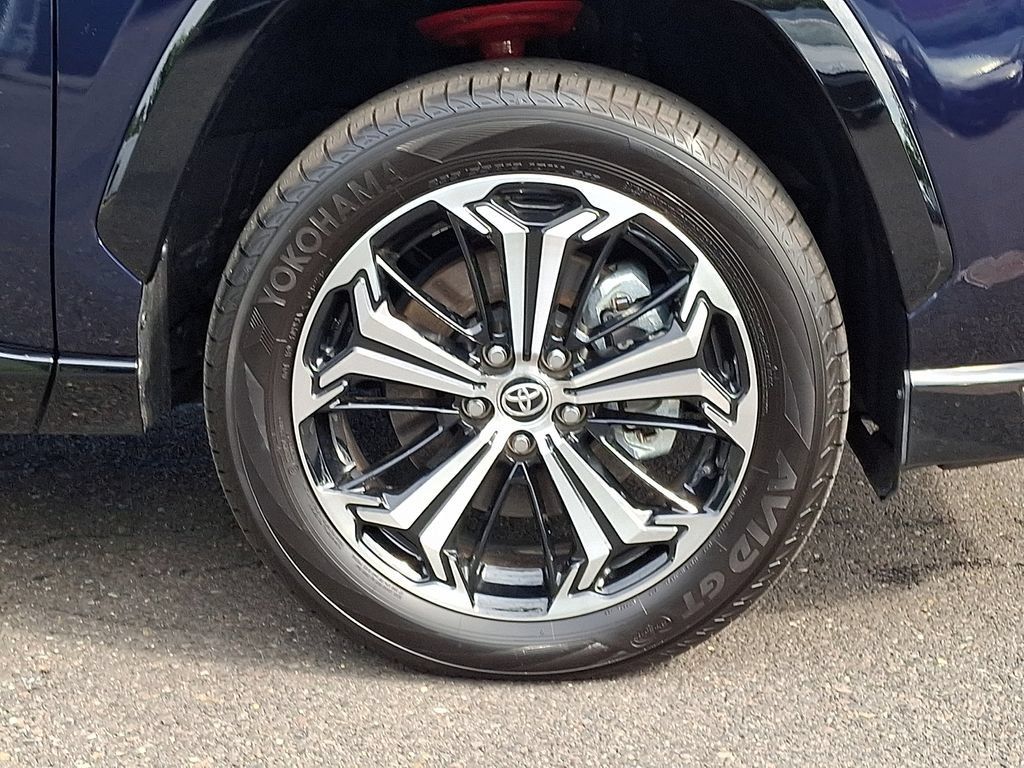 Certified 2025 Toyota RAV4 XSE AWD/4WD image 8