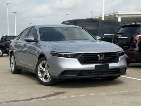 Used 2025 Honda Accord LX image 2