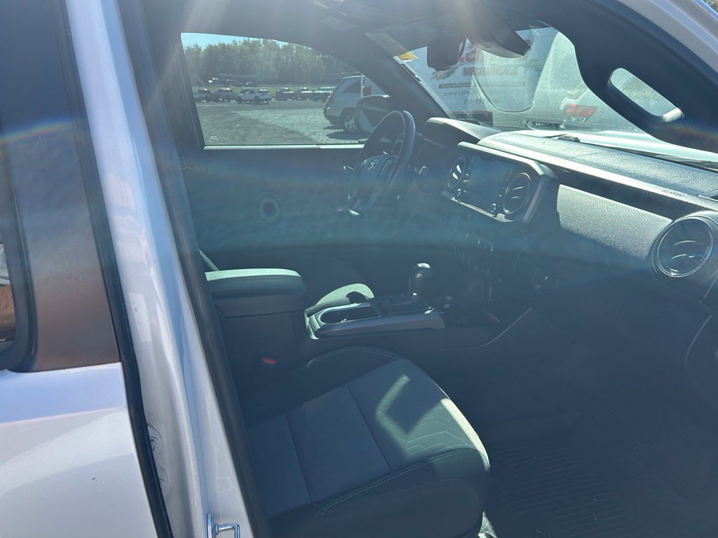 Used 2021 Toyota Tacoma TRD Sport AWD/4WD image 13