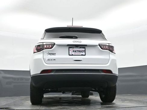 Used 2025 Jeep Compass Sport image 40