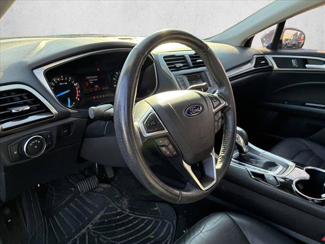 Used 2015 Ford Fusion SE w/ Equipment Group 202A FWD image 10