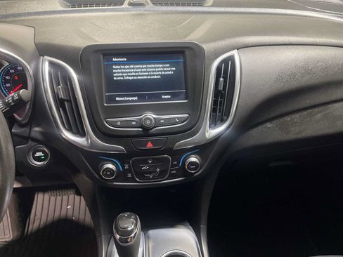 Used 2019 Chevrolet Equinox LT FWD image 16
