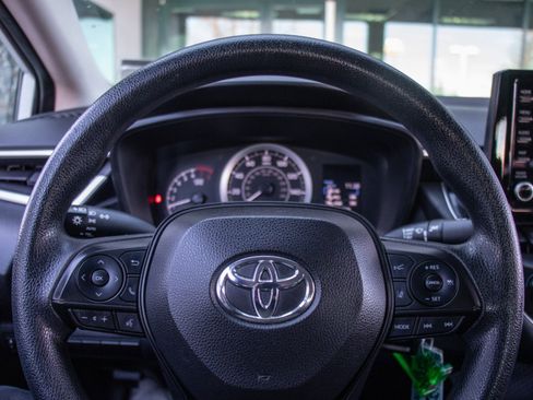 Used 2022 Toyota Corolla LE image 13