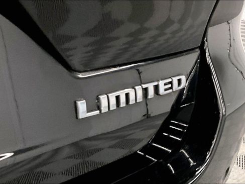 Used 2023 Jeep Grand Cherokee Limited AWD/4WD image 9