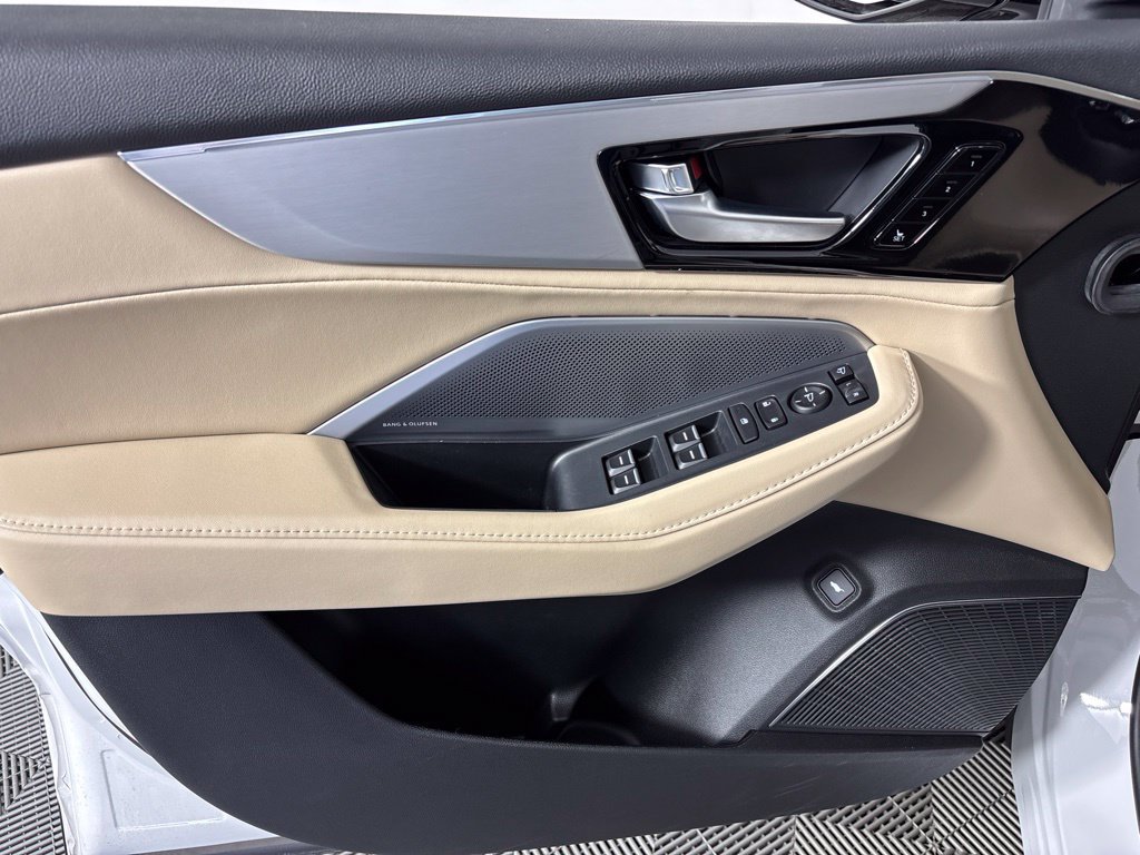 Certified 2026 Acura MDX w/ Technology Package FWD image 32