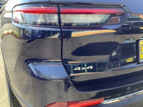 Used 2024 Jeep Grand Cherokee L Limited w/ Luxury Tech Group II image 49