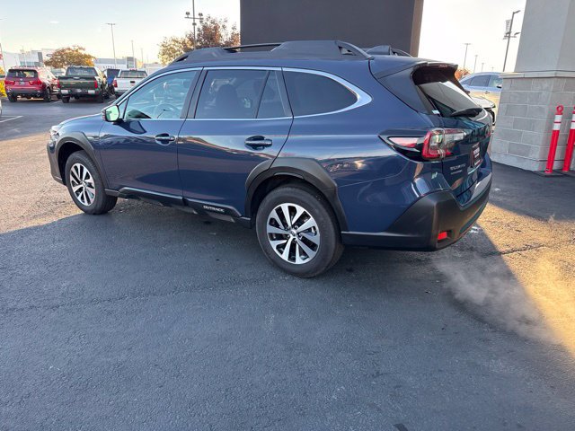 Used 2025 Subaru Outback Premium AWD/4WD image 4