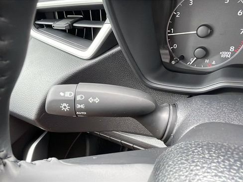 Used 2025 Toyota Corolla SE FWD image 23