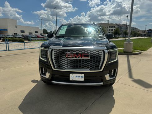 Used 2022 GMC Yukon Denali w/ Max Trailering Package AWD/4WD image 2