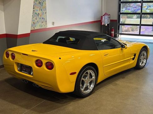 Used 2004 Chevrolet Corvette Convertible w/ Preferred Equipment Group RWD image 26
