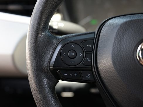 Used 2024 Toyota Corolla LE FWD image 30