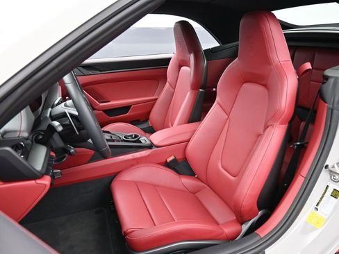 Certified 2024 Porsche 911 Carrera GTS RWD image 5
