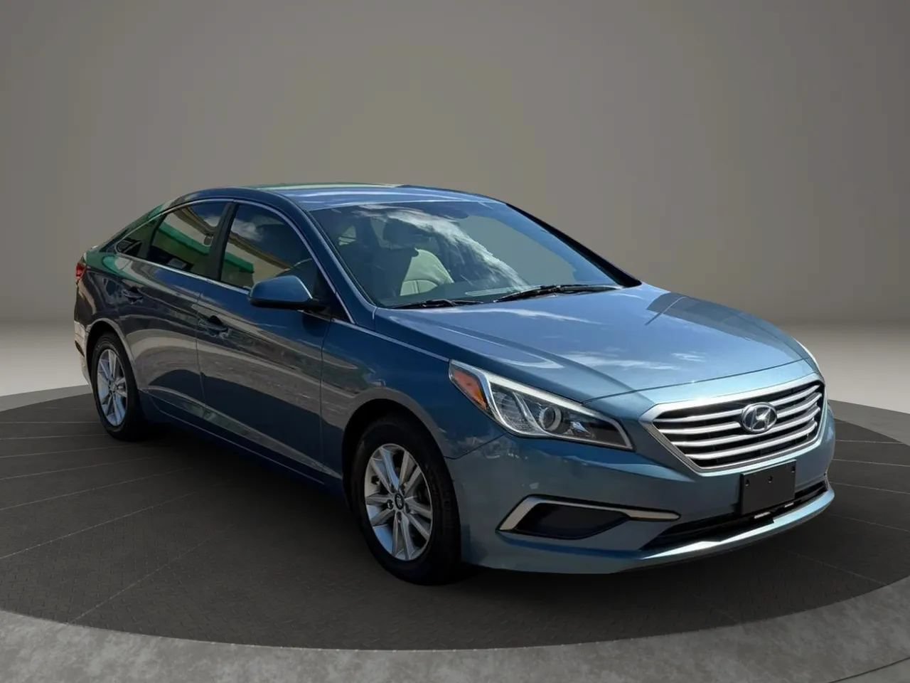 Used 2016 Hyundai Sonata SE FWD image 3