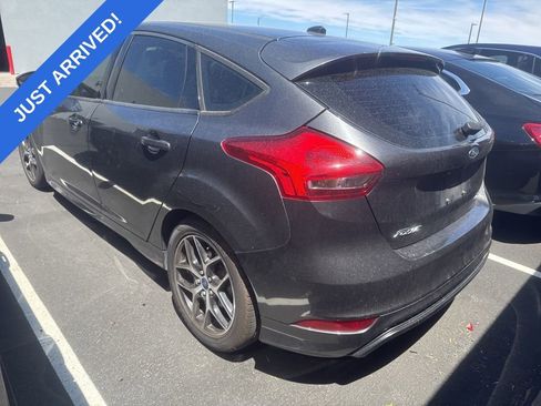 Used 2016 Ford Focus SE w/ SE Sport Package image 4