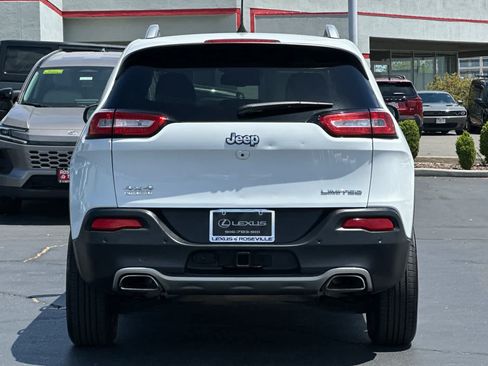 Used 2016 Jeep Cherokee Limited w/ Luxury Group AWD/4WD image 8