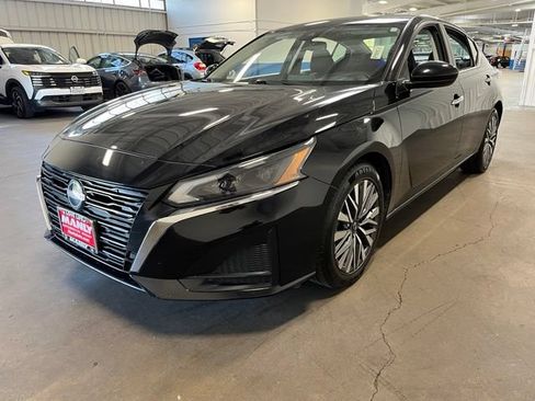 Used 2023 Nissan Altima 2.5 SV FWD image 7