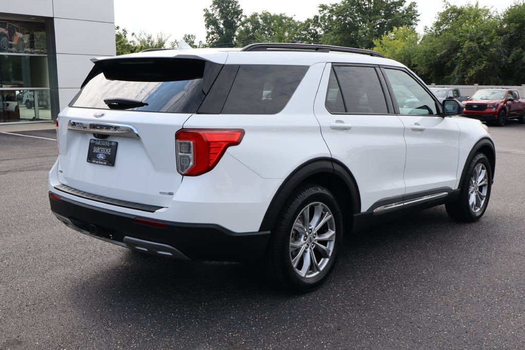 Used 2020 Ford Explorer XLT w/ Equipment Group 202A AWD/4WD image 3