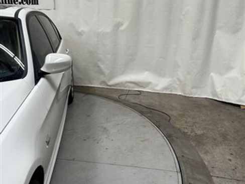 Used 2011 BMW 328i xDrive Sedan image 12