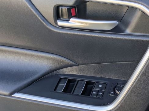 Used 2021 Toyota RAV4 XLE Premium image 24