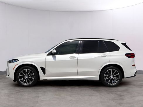 Used 2025 BMW X5 xDrive40i AWD/4WD image 4