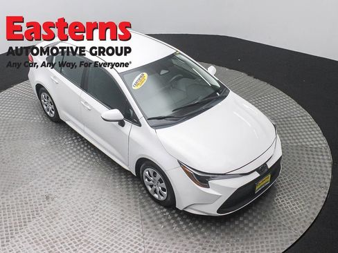 Used 2024 Toyota Corolla LE FWD image 3