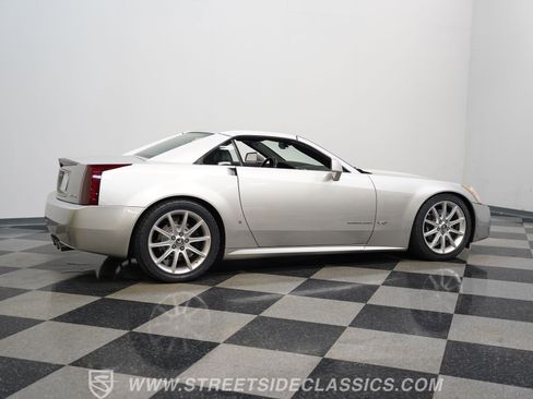 Used 2006 Cadillac XLR V image 13