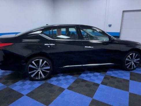 Used 2021 Nissan Altima 2.5 Platinum AWD/4WD image 9