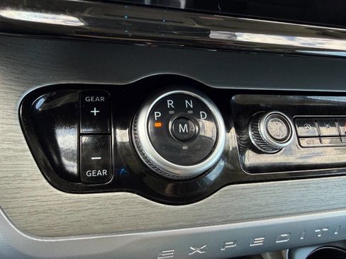 Used 2025 Ford Expedition Max Platinum AWD/4WD image 52