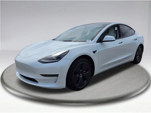 Used 2023 Tesla Model 3 Standard Range RWD image 18