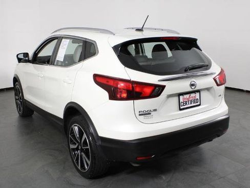 Certified 2017 Nissan Rogue Sport SL FWD image 5