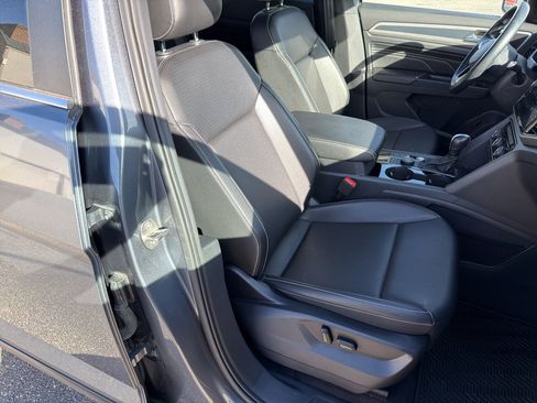 Used 2020 Volkswagen Atlas Cross Sport SEL image 25