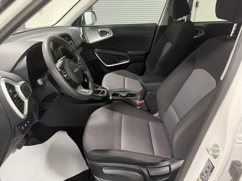Used 2024 Kia Soul LX w/ Option Group 015 image 12