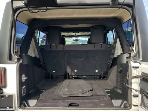 Used 2016 Jeep Wrangler Unlimited Sport w/ Connectivity Group AWD/4WD image 15